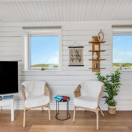 Luisa - 1km From The Sea By Interhome לוקן