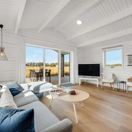 Luisa - 1km From The Sea By Interhome *